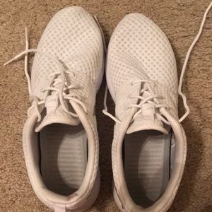 Women’s Nike Roshe Run White GUC Size 10